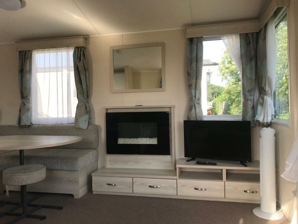 Turlin Valley Poole Bagian luar foto